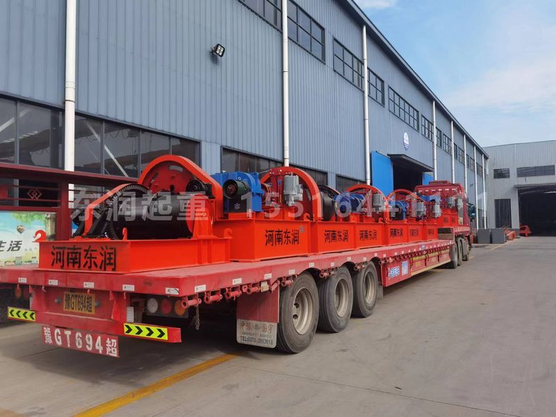 東北恒如水電站QP2x500kn雙吊點啟閉機(jī)發(fā)貨